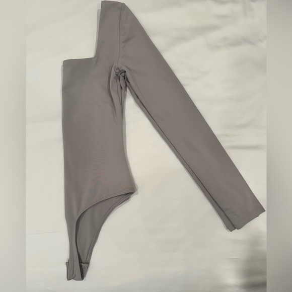 Babaton Contour Square Neck Bodysuit (Opal Grey) - Picture 2 of 2